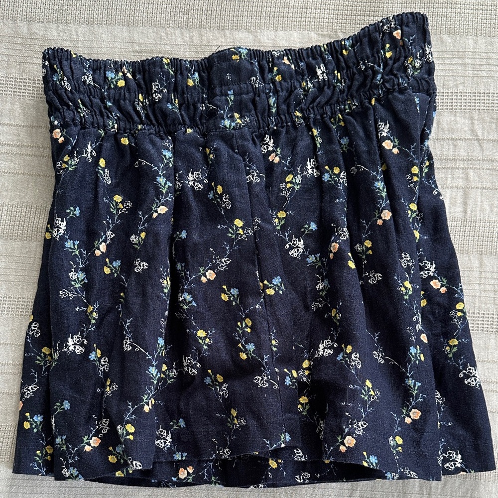 Anthropologie Navy Floral Smocked-Waist Shorts - Picture 3 of 5
